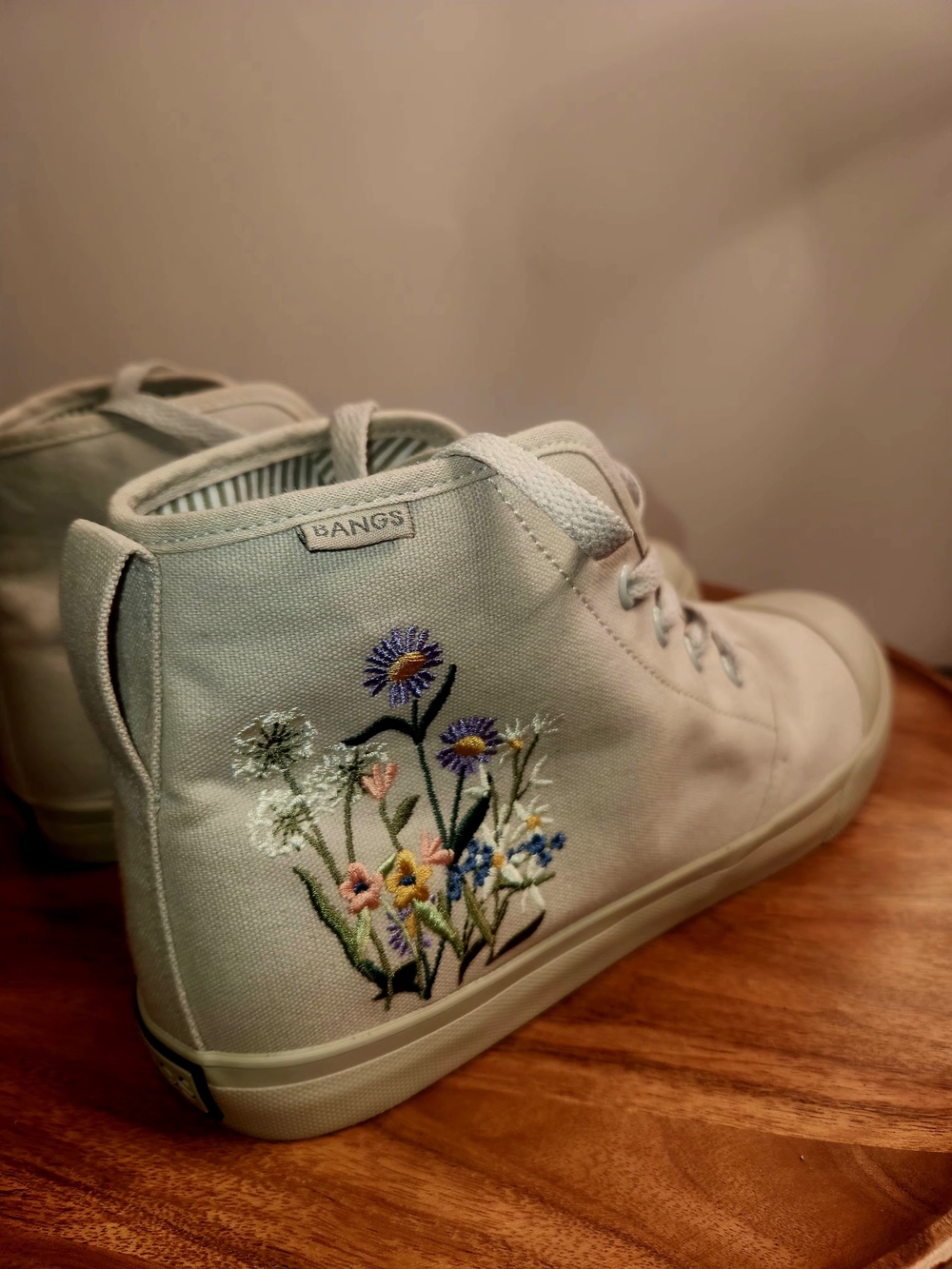 BANGS Shoes London Fog Embroidered Wildflower High Tops US Sz Men’s 8.5 / Wom 10